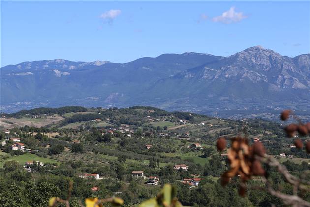 Panorama sulle montagne visto dalla casa
