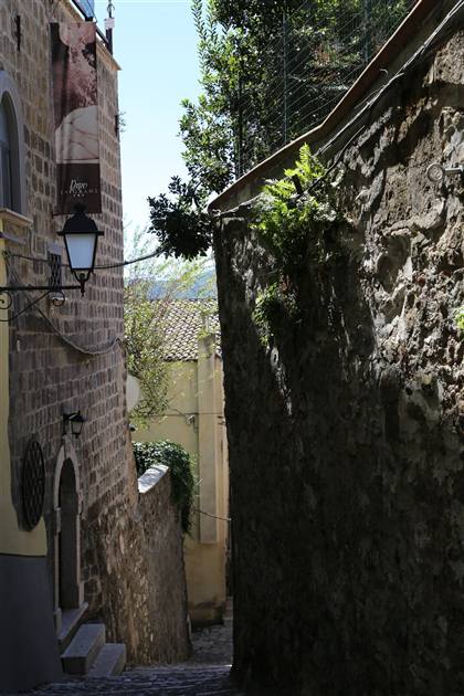 Vicolo con lanterna
